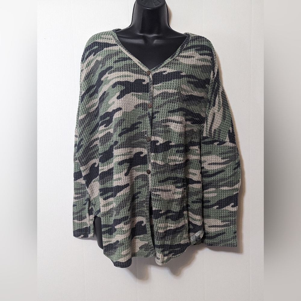 Women's Wanna B Long Sleeve Camo Waffle Knit Top Size 2X